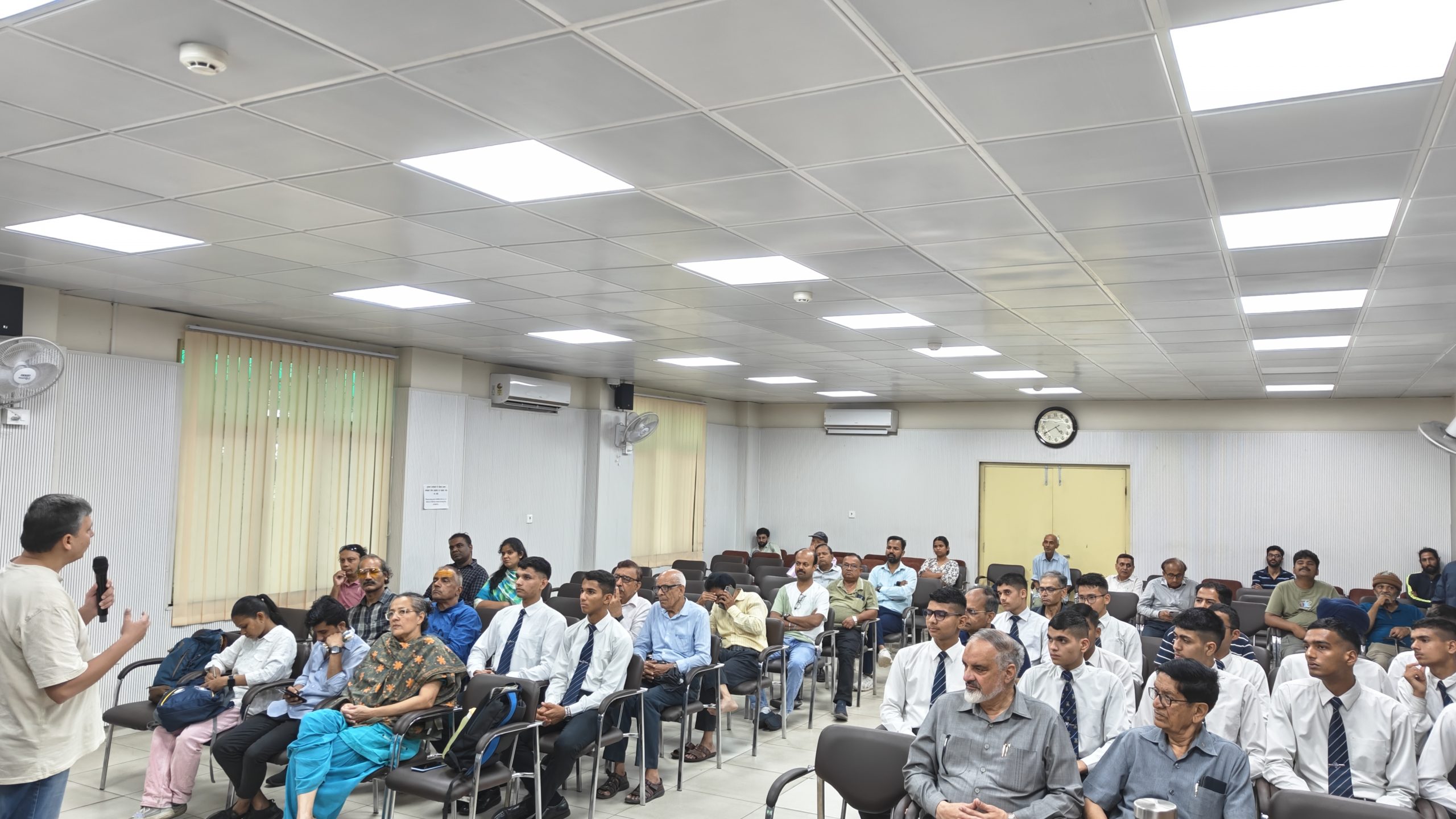 डिजिटल जागरूकता पर बातचीत का सत्र