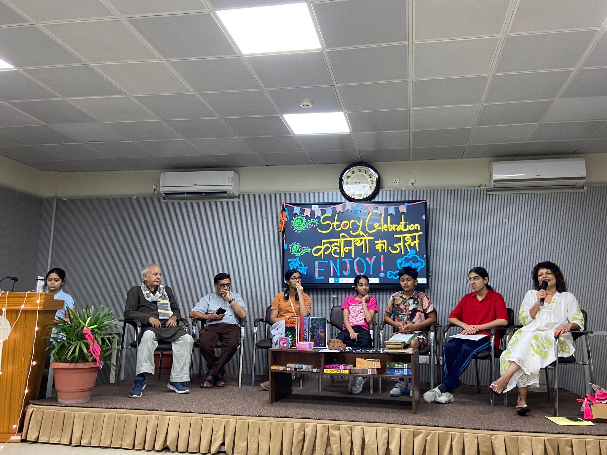 बाल कहानी लेखन प्रतियोगिता के विजयी प्रतिभागियों का किया गया सम्मान