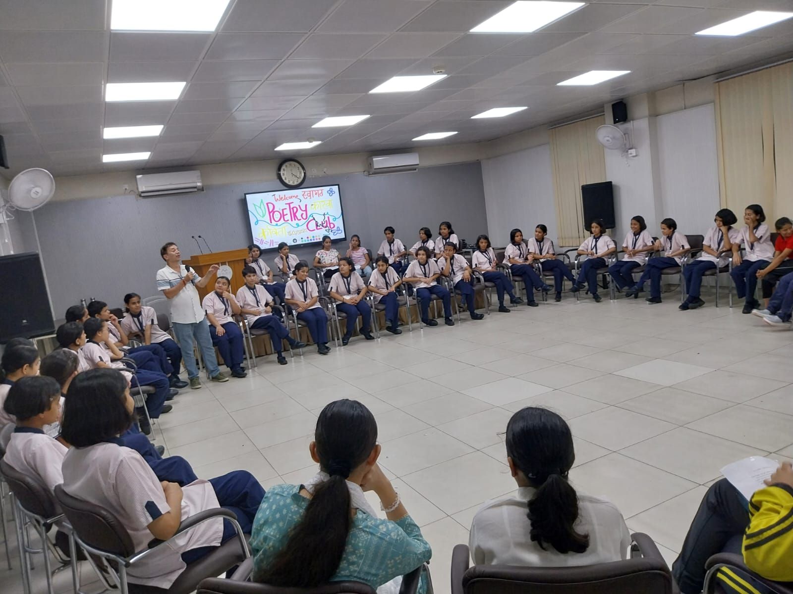 दून पुस्तकालय एवं शोध केंद्र में कविता कारवां की दूसरी काव्य गोष्ठी