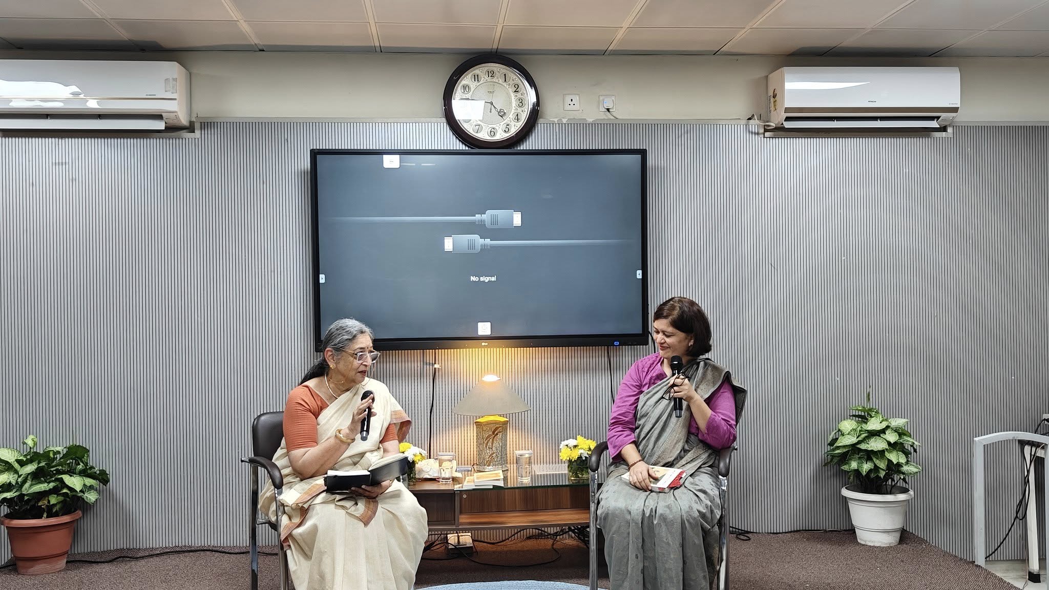 शिक्षक दिवस पर सुचित्रा शेनॉय की पुस्तक का लोकार्पण