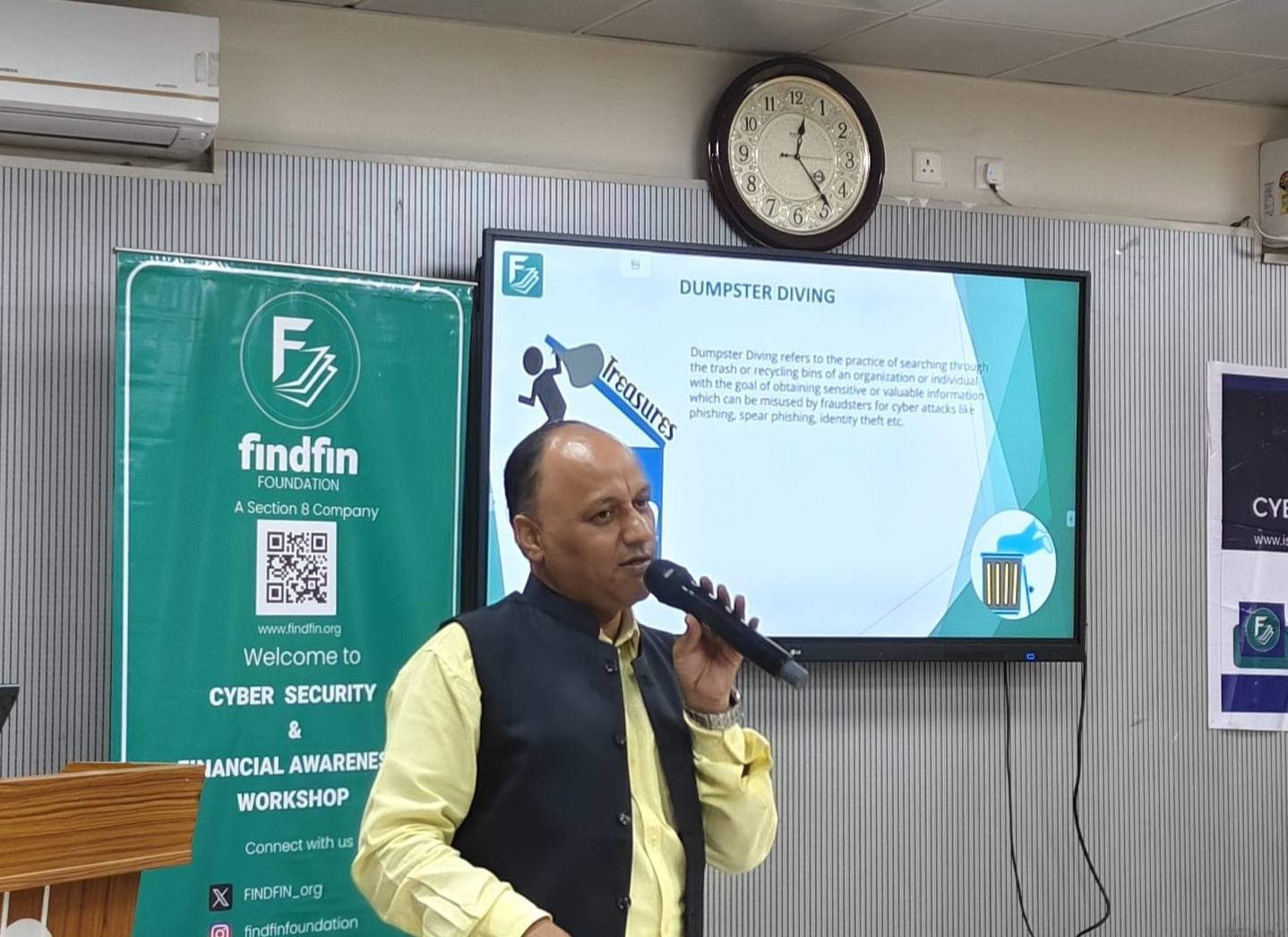 दून पुस्तकालय में साइबर स्वच्छता, सुरक्षा एवं अपराध पर जागरूकता कार्यशाला का आयोजन