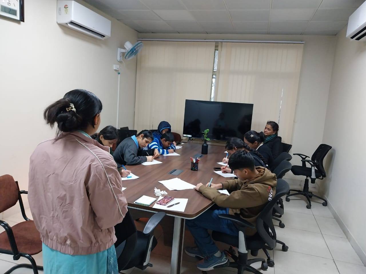 गढ़वाली लोक भाषा एवं कविता लेखन पर सत्र का आयोजन