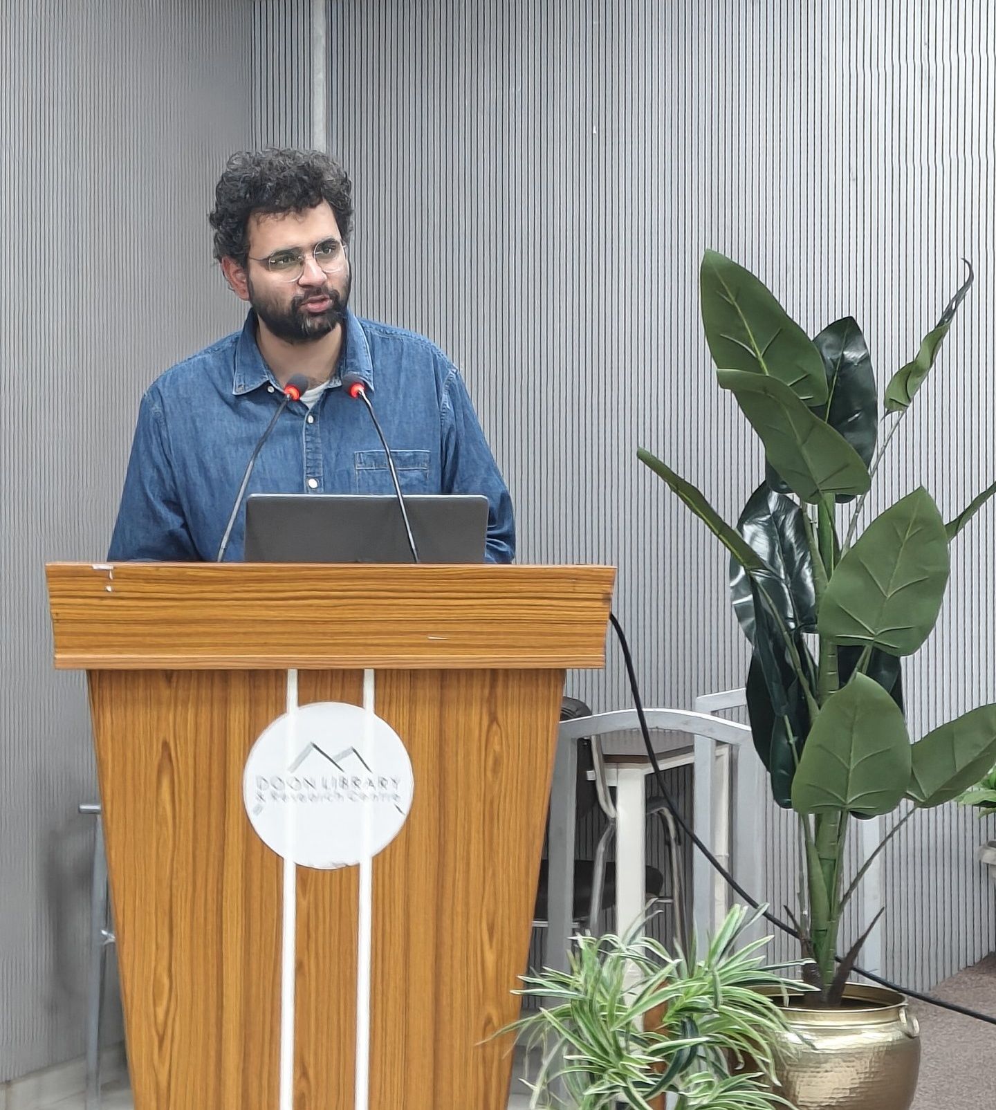 दून पुस्तकालय में मराठी नाट्य परंपरा पर व्याख्यान