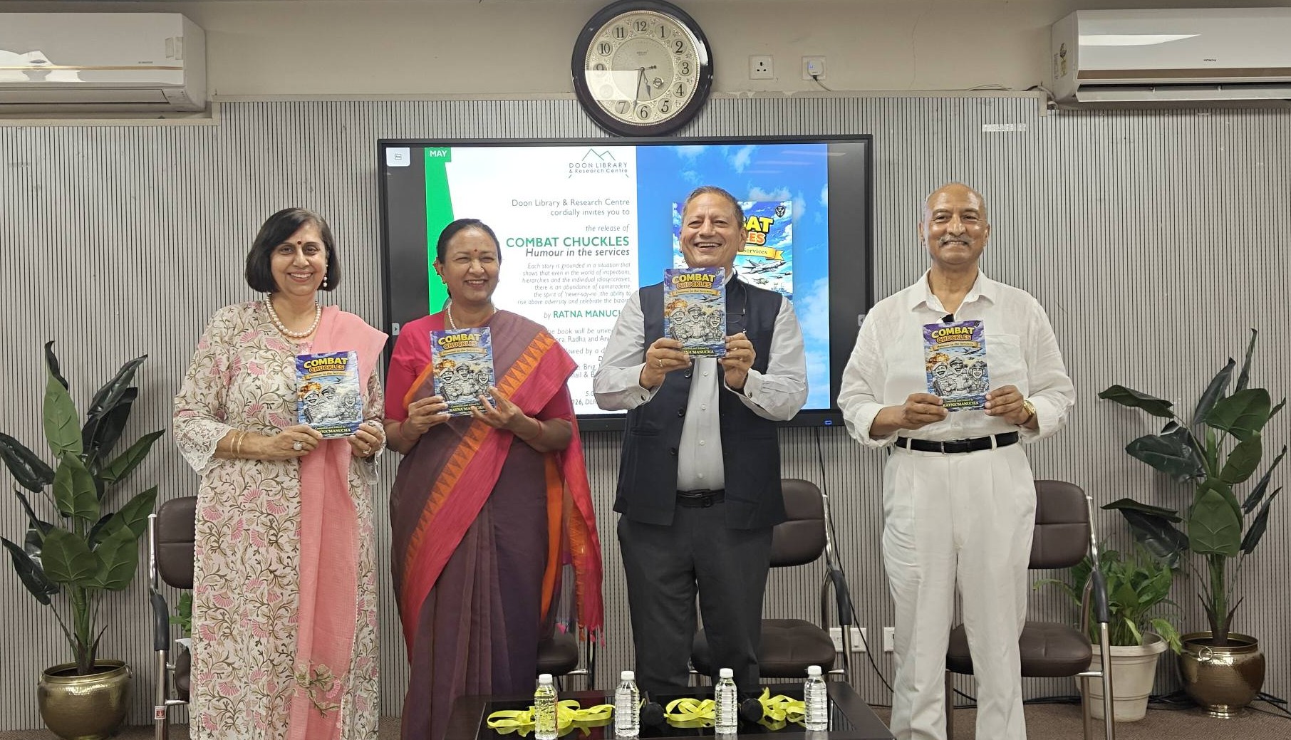 ‘कॉम्बैट चकल्स’ पुस्तक का लोकार्पण : वर्दी के पीछे छिपे हास्य और मानवीय पक्ष की रोचक झलक